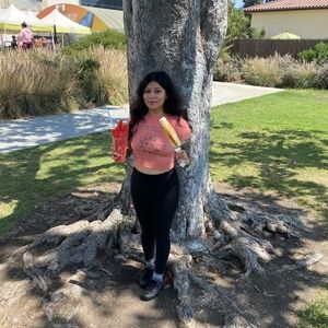 Meet your Posher, Yadira
